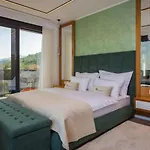 Platinium Villa *