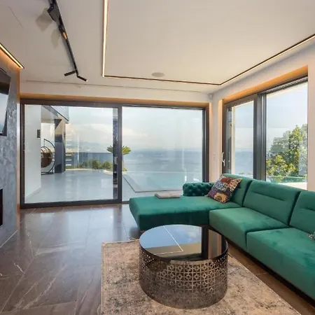 Platinium Villa *